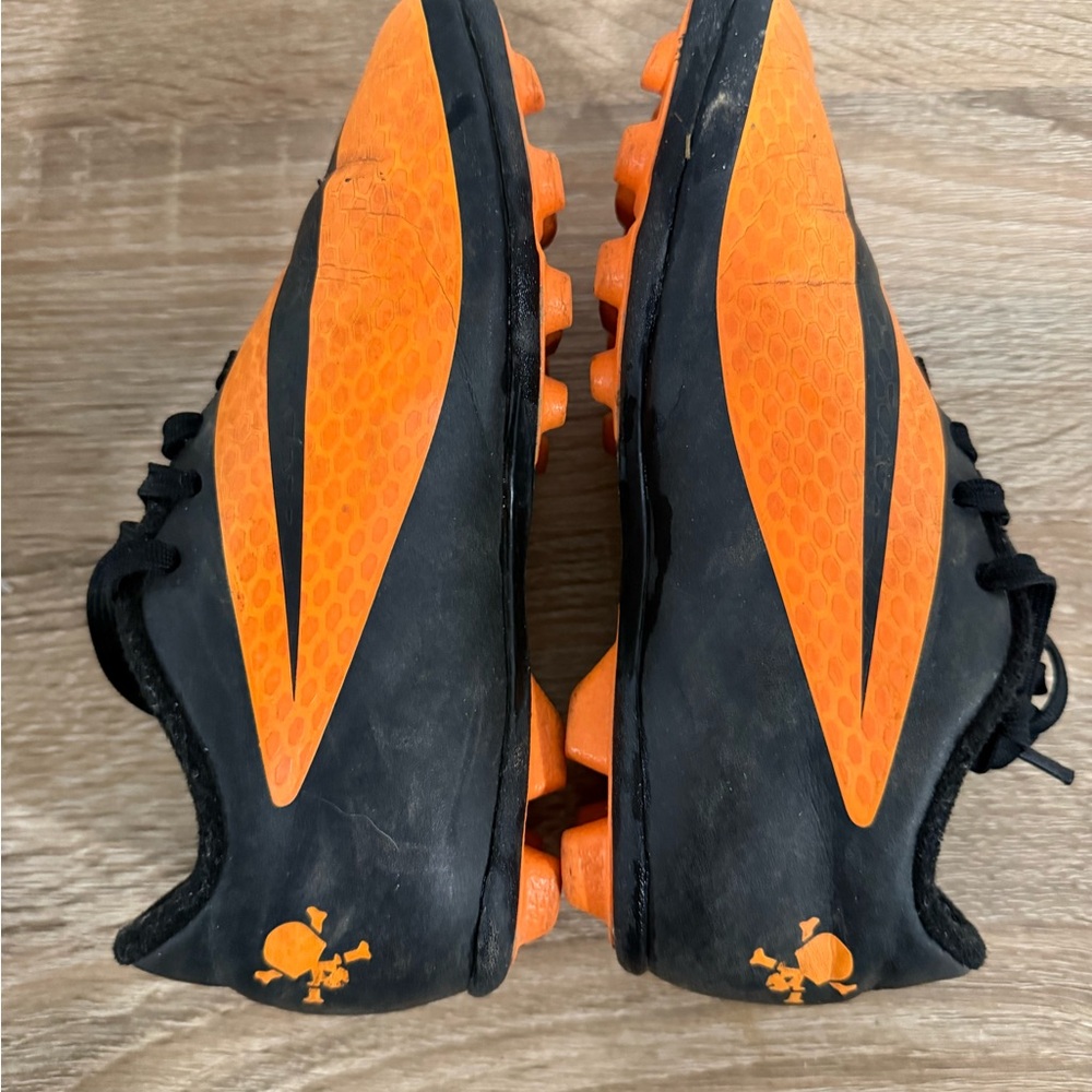 Nike Black and Orange Neymar  Hyper-venom cleats - Picture 3 of 5